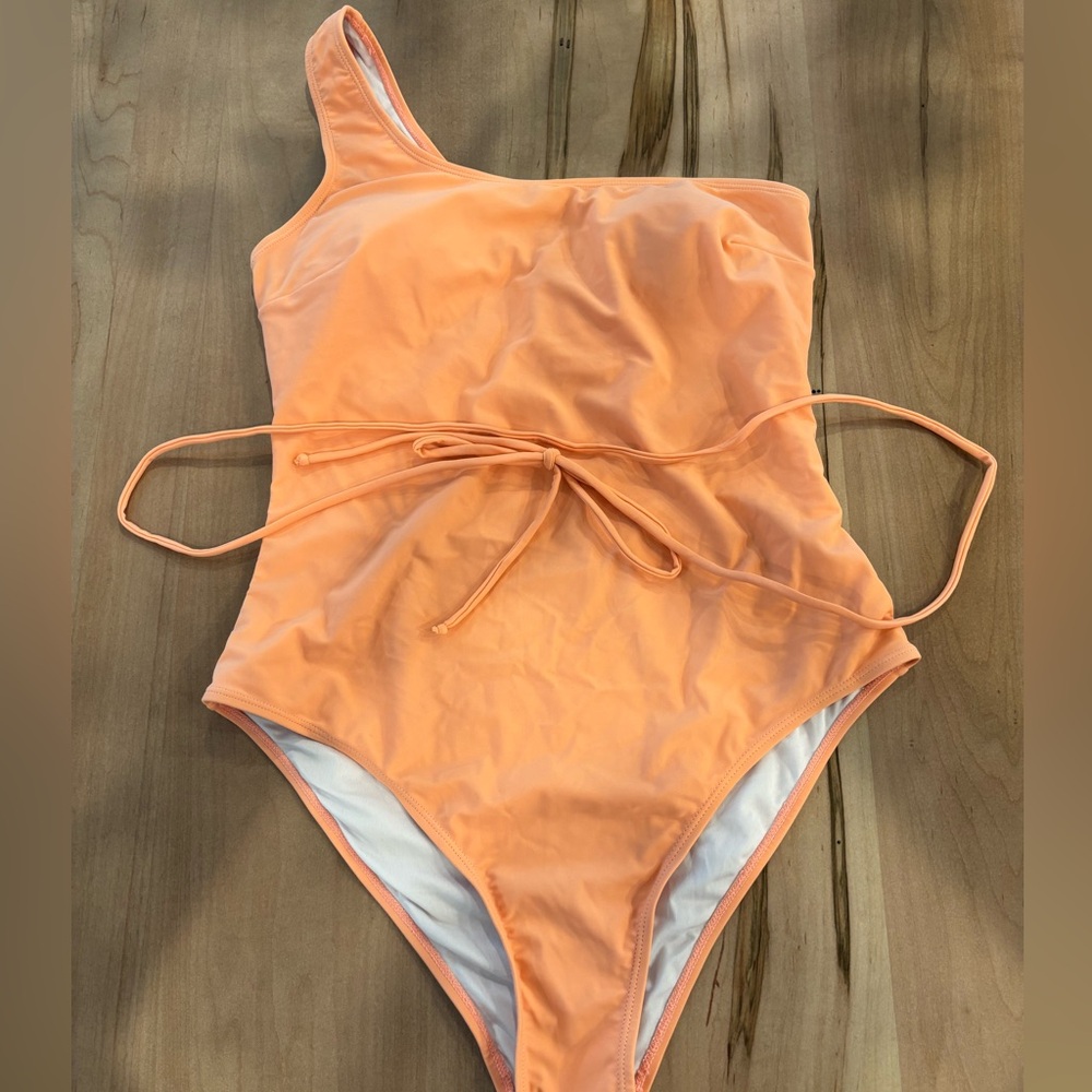 Women’s one shoulder swimsuit